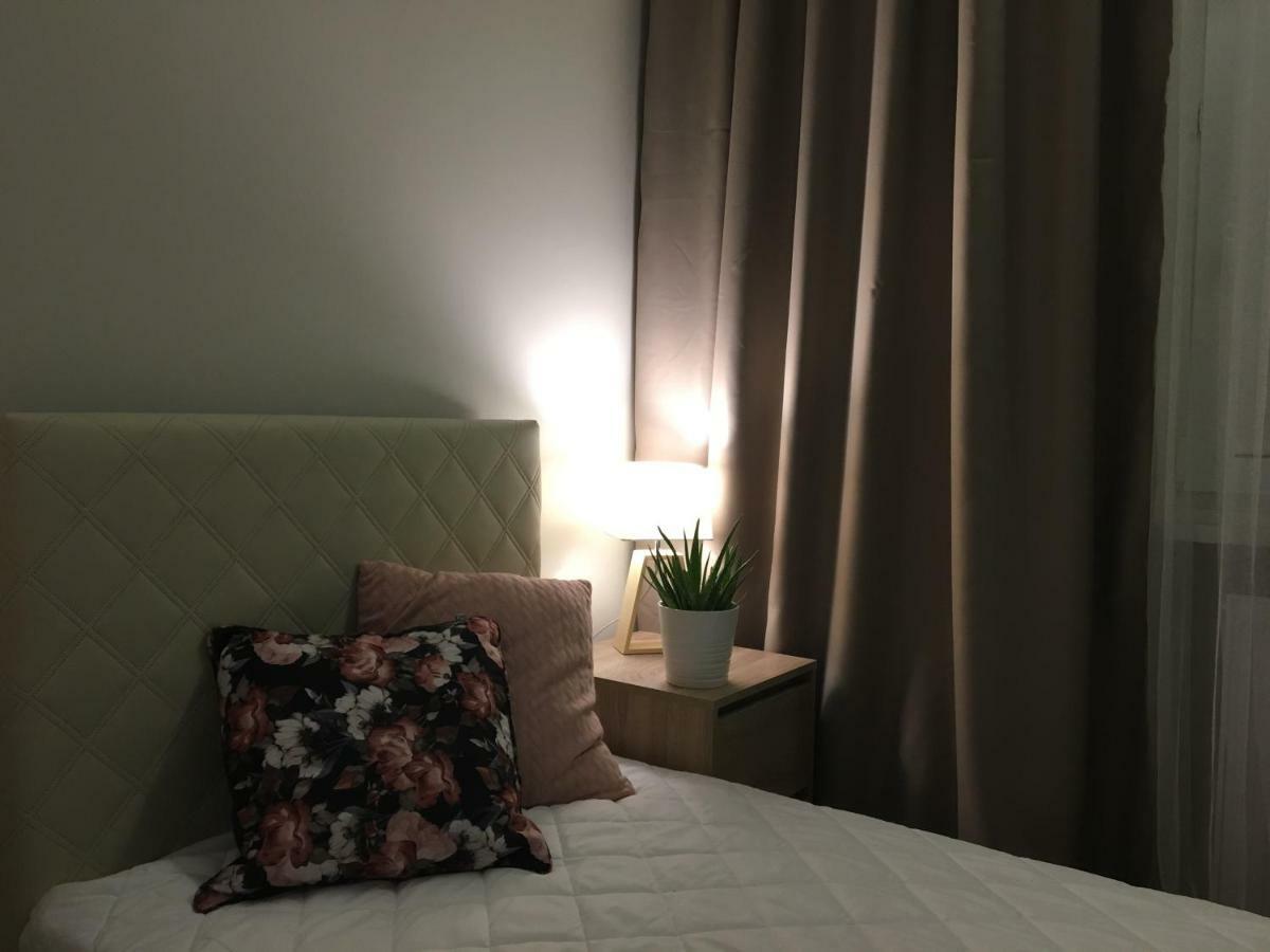 Family & Business Elegant Apartments Ul Astronautow Centrum Downtown - 3 Bedroom, Parking Kielce Esterno foto