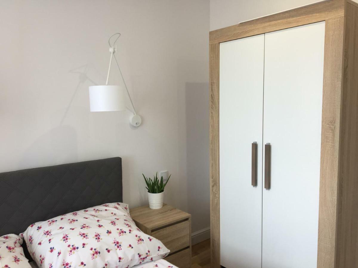 Family & Business Elegant Apartments Ul Astronautow Centrum Downtown - 3 Bedroom, Parking Kielce Esterno foto