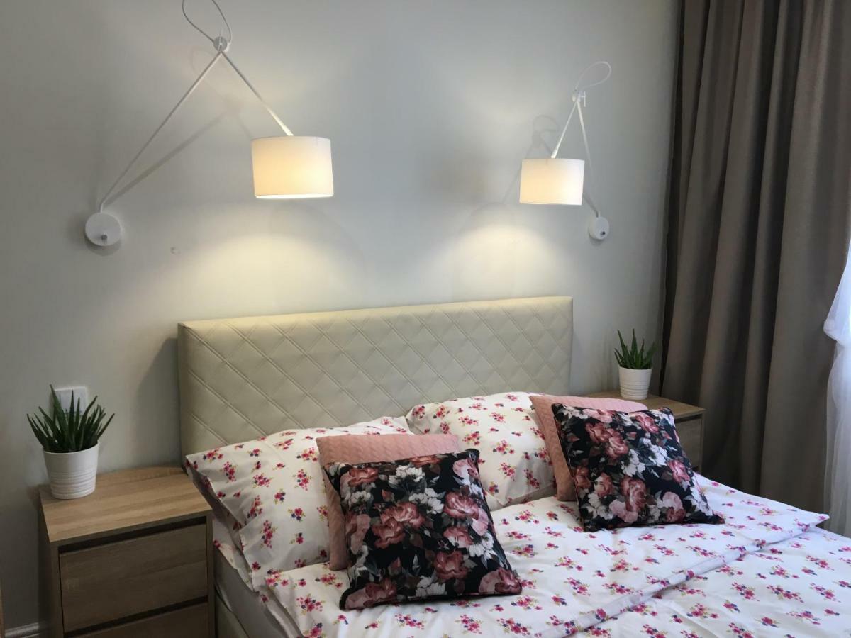 Family & Business Elegant Apartments Ul Astronautow Centrum Downtown - 3 Bedroom, Parking Kielce Esterno foto