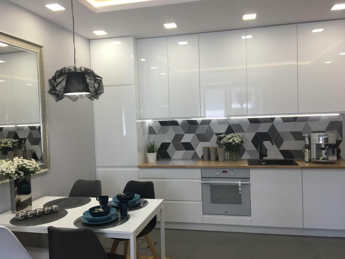 Family & Business Elegant Apartments Ul Astronautow Centrum Downtown - 3 Bedroom, Parking Kielce Esterno foto