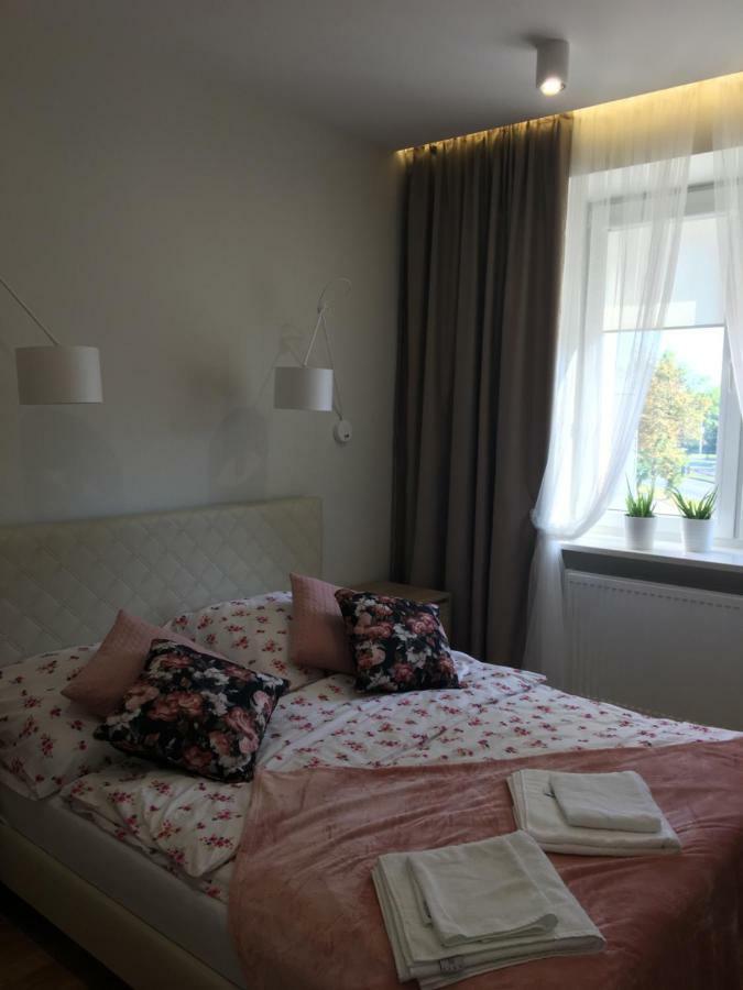 Family & Business Elegant Apartments Ul Astronautow Centrum Downtown - 3 Bedroom, Parking Kielce Esterno foto