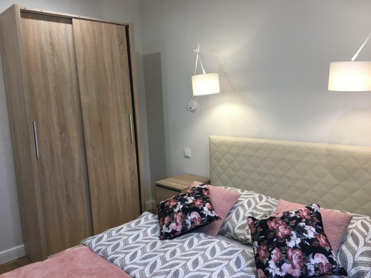 Family & Business Elegant Apartments Ul Astronautow Centrum Downtown - 3 Bedroom, Parking Kielce Esterno foto